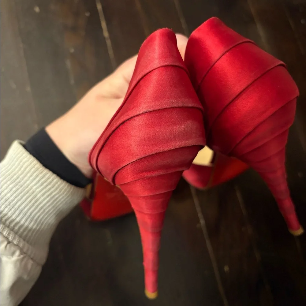 Christian Louboutin Scarlet Peep-Toe Heels - Picture 4 of 9